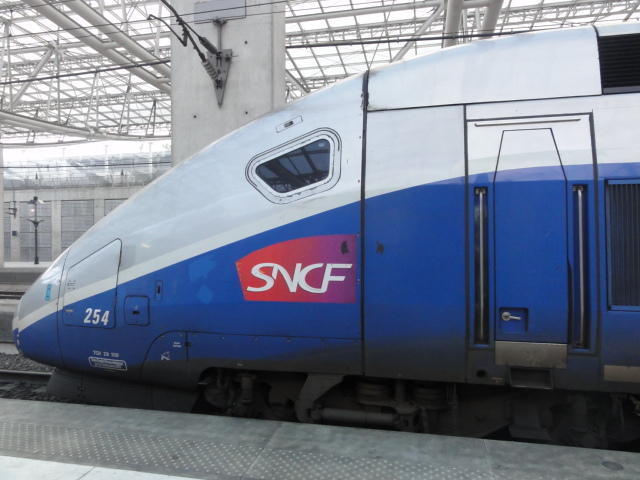 乗る フランス・ナント駅からパリまで乗った高速列車TGV・テジェヴェ: 洋館・旅・美術館めぐり【現代研究ブログ】